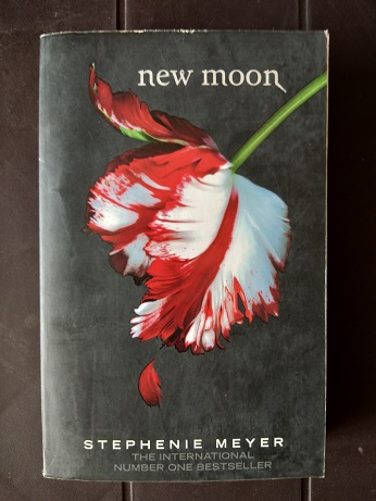 New Moon - Stephenie Mayer - Twilight Series