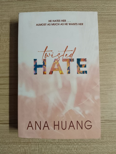 Second hand Book Twisted Hate - Anna Huang