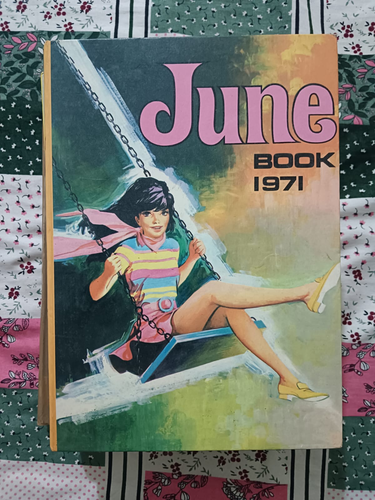 Second hand book - JUNE Book 1971 - Romantic Stories for Girls in Comic and Cartoon Format - Hardbound