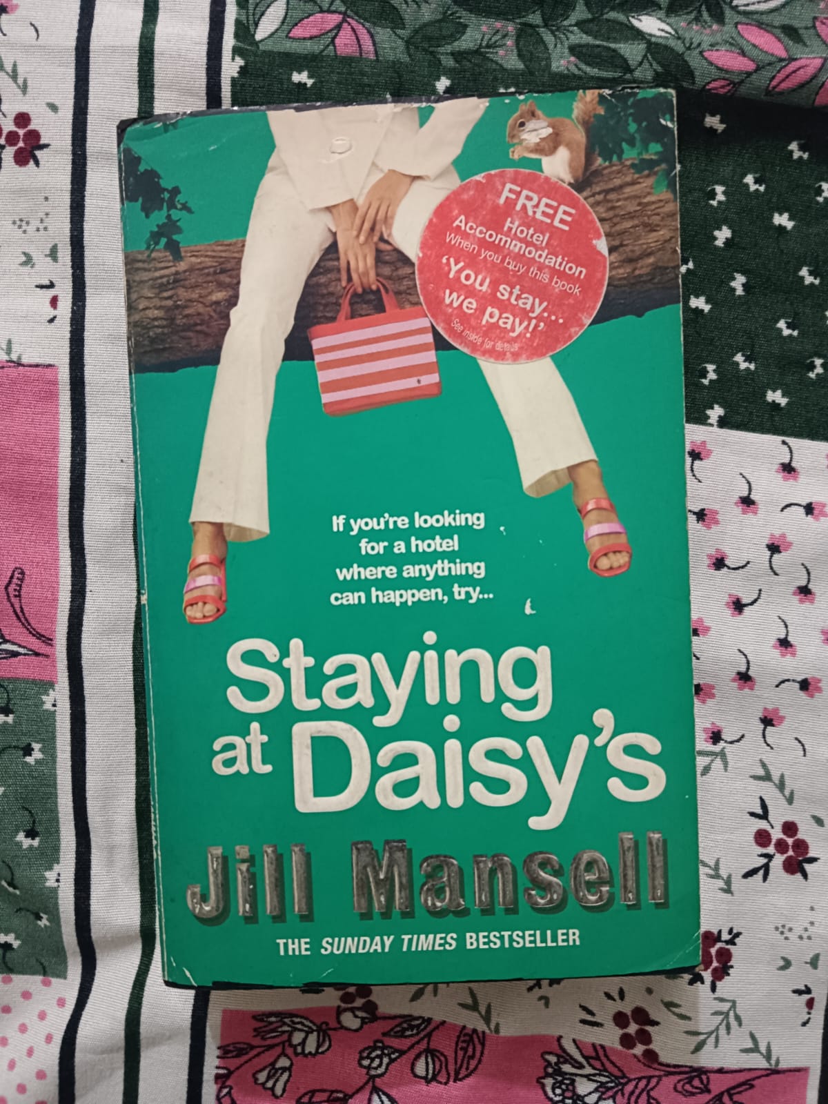 Used Book - Staying at Daisy's - Jill Mansell - An Exciting Read for Love, Friendship & Sweet Revenge - Slick, Sexy & Funny
