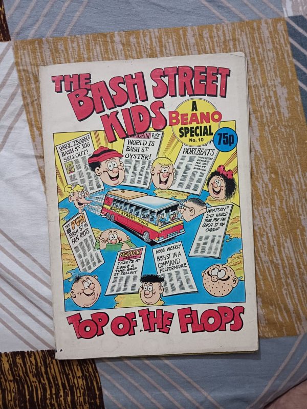 Second hand book - Dennis The Menace And Gnasher - A Menace At The Court of King Arfur - A Beano Special Vintage Comic