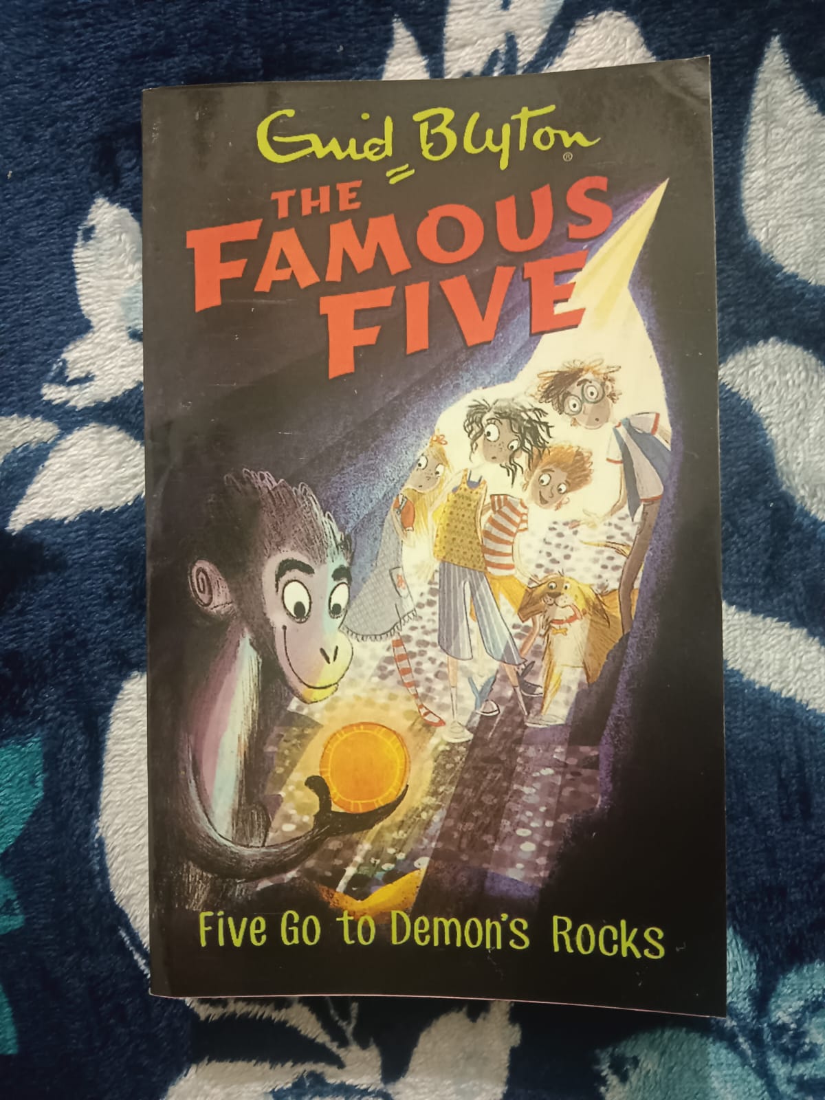 Used Book - Enid Blyton - The Famous Five - Five Go To Demon's Rocks
