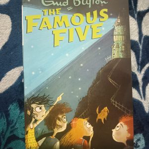 Used Book - Enid Blyton - The Famous Five - Five Go To Smuggler's Top