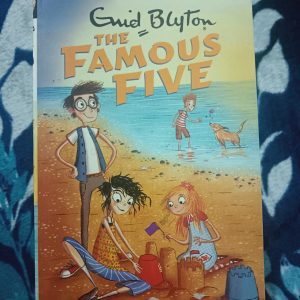 Used Book - Enid Blyton - The Famous Five - Five Go Down To The Sea