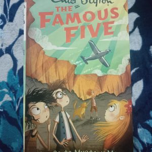 Used Book - Enid Blyton - The Famous Five - Five Go To Mystery Moor