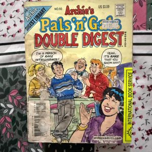 Second hand Book - Archie's Pals N Gals - Double Digest - Archie’s Pals 'n' Gals Double Digest is a magnificent celebration of the ultimate comic book community. Showcasing the entire Riverdale gang, it is bursting with double the chaotic adventures, diverse teenage drama, and timeless humor. This pocket-sized powerhouse brilliantly proves that friendship and fun never go out of style.