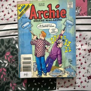 Second hand Book - Archie Digest Magazine - Archie Digest Magazine is the ultimate pocket-sized escape into the timeless world of Riverdale. Brimming with iconic high school drama, wholesome teenage mishaps, and the legendary love triangle, it perfectly captures classic American humor. It is a brilliant, feel-good treasury that delivers effortless nostalgia and pure entertainment on every single page.