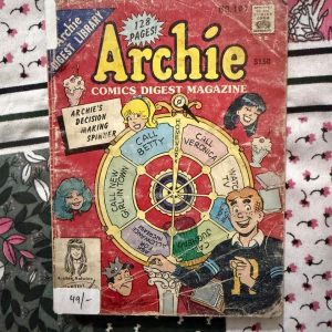 Second hand Book - Archie Digest Magazine - Archie Digest Magazine is the ultimate pocket-sized escape into the timeless world of Riverdale. Brimming with iconic high school drama, wholesome teenage mishaps, and the legendary love triangle, it perfectly captures classic American humor. It is a brilliant, feel-good treasury that delivers effortless nostalgia and pure entertainment on every single page.