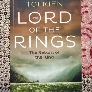 Second Hand Book - J.R.R. Tolkien - Lord of the Rings - The Return of the King - A monumental triumph of high fantasy, The Return of the King brings J.R.R. Tolkien’s legendary epic to a breathtaking, emotionally resonant conclusion. Rich in mythic depth, sweeping battles, and profound themes of friendship, sacrifice, and hope, it is a timeless masterpiece that completely redefines the boundaries of imaginative storytelling.