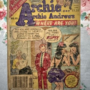 Second hand Book - Archie Andrews Where Are You - Archie Digest Magazine is the ultimate pocket-sized escape into the timeless world of Riverdale. Brimming with iconic high school drama, wholesome teenage mishaps, and the legendary love triangle, it perfectly captures classic American humor. It is a brilliant, feel-good treasury that delivers effortless nostalgia and pure entertainment on every single page.