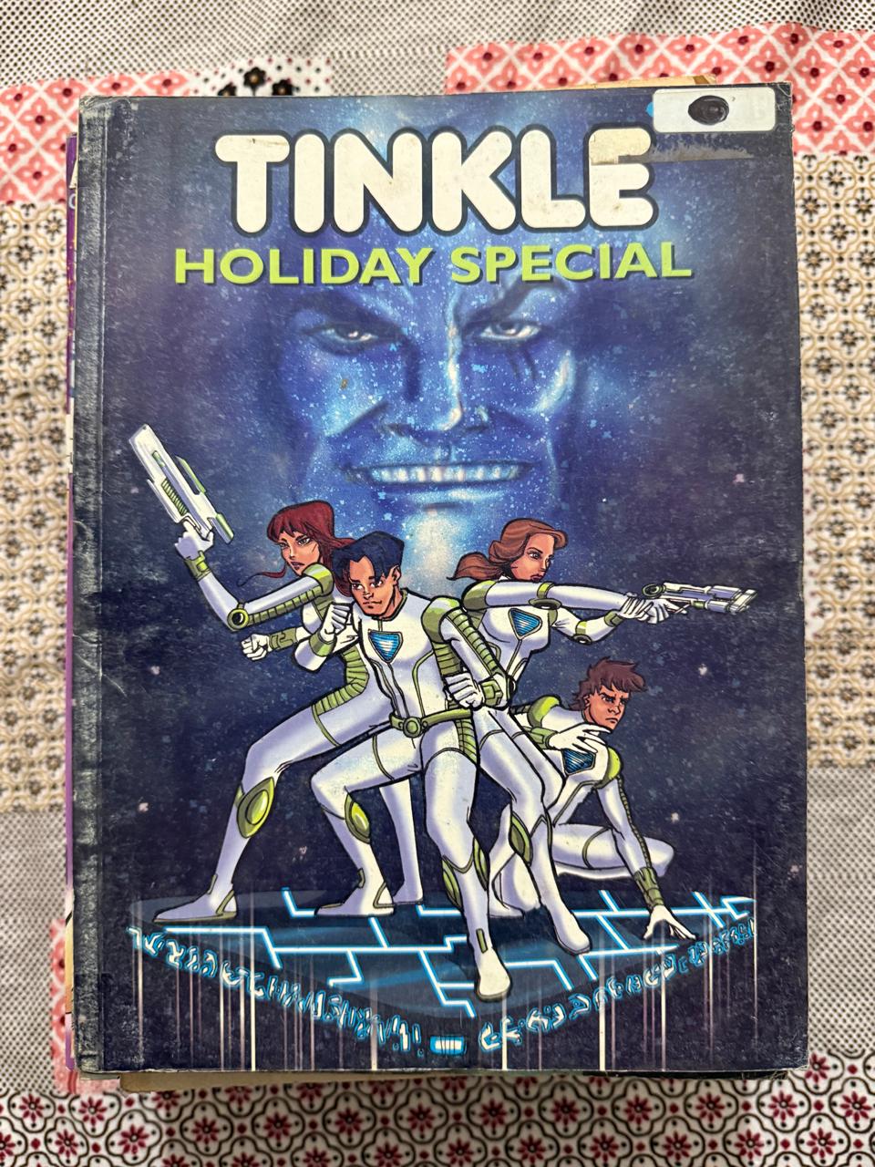 Used Book - Tinkle Holiday Special - Children's Comic - Tinkle Digest is a legendary cornerstone of Indian childhood, blending humor, adventure, and education seamlessly. Through iconic characters and engaging stories, it fosters a lifelong love for reading and creativity. This vibrant, pocket-sized treasure remains a nostalgic favorite, continuing to spark imagination and bring joy to generations of young readers.