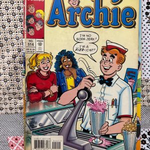 Second hand Book - Archie Comics - Jumbo Size - This Archie Comics Jumbo Size edition is the ultimate celebration of pure, nostalgic Americana! Packed with endless laughs, wholesome teenage drama, and the timeless love triangle of Riverdale, it serves up a massive dose of feel-good fun. Its vibrant retro artwork and classic stories deliver pure joy for readers of all ages.