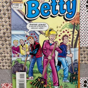 Second hand Book - Archie Comics - BETTY - Jumbo Size - This Betty Jumbo Size edition is pure, nostalgic bliss! Bursting with classic teenage drama, wholesome Riverdale charm, and endless laughs, it shines a brilliant spotlight on everyone’s favorite girl-next-door. Packed with timeless, feel-good stories and retro artwork, this massive collection is an absolute joy for Archie fans of all generations.