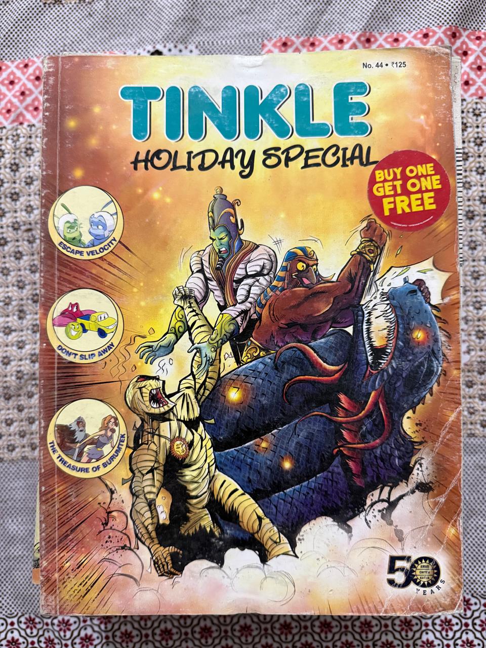 Used Book - Tinkle Holiday Special - Children's Comic - Tinkle Digest is a legendary cornerstone of Indian childhood, blending humor, adventure, and education seamlessly. Through iconic characters and engaging stories, it fosters a lifelong love for reading and creativity. This vibrant, pocket-sized treasure remains a nostalgic favorite, continuing to spark imagination and bring joy to generations of young readers.